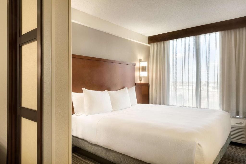 King Room with Sofa Bed room - Image 1