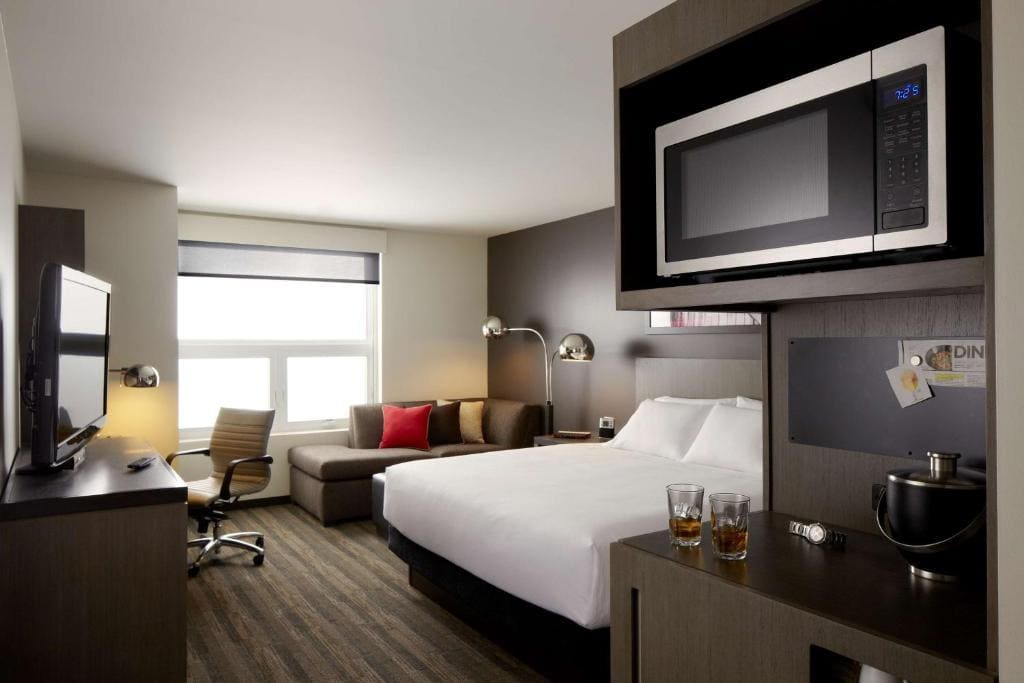 King Studio Suite with Kitchen and Sofa Bed room - Image 1