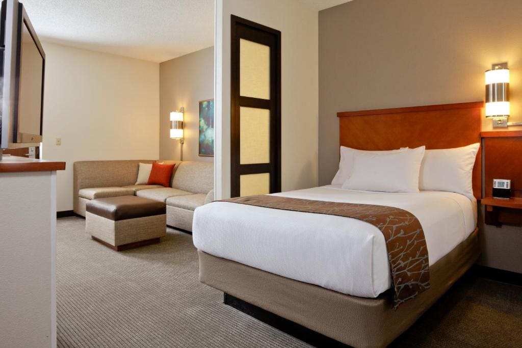 King Room with Sofa Bed room - Image 3