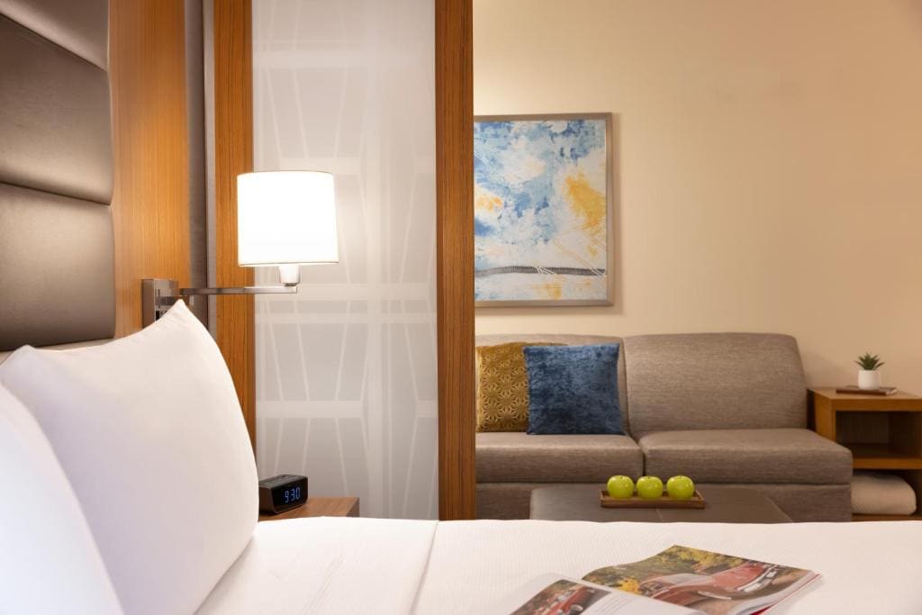 Standard King Room with Sofa Bed room - Image 3