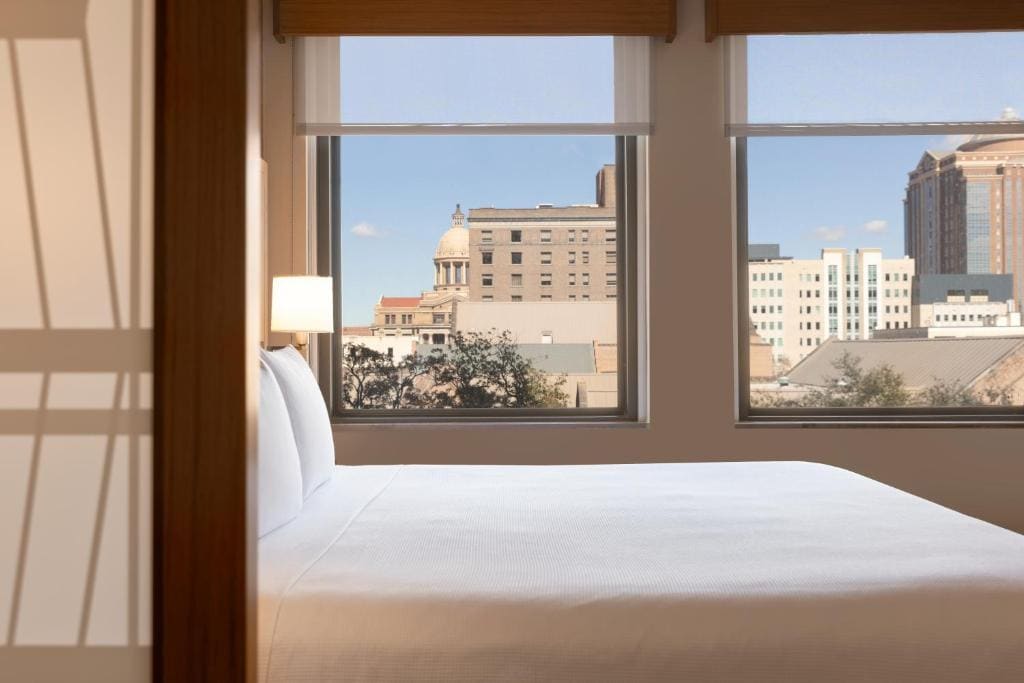 King Room with Sofa Bed and City View room - Image 1