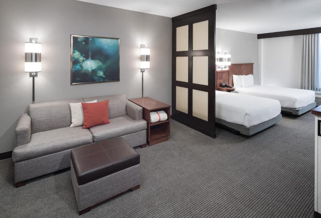 Queen Room with Two Queen Beds with Sofa Bed and Roll-In Shower - Disability Access room - Image 1