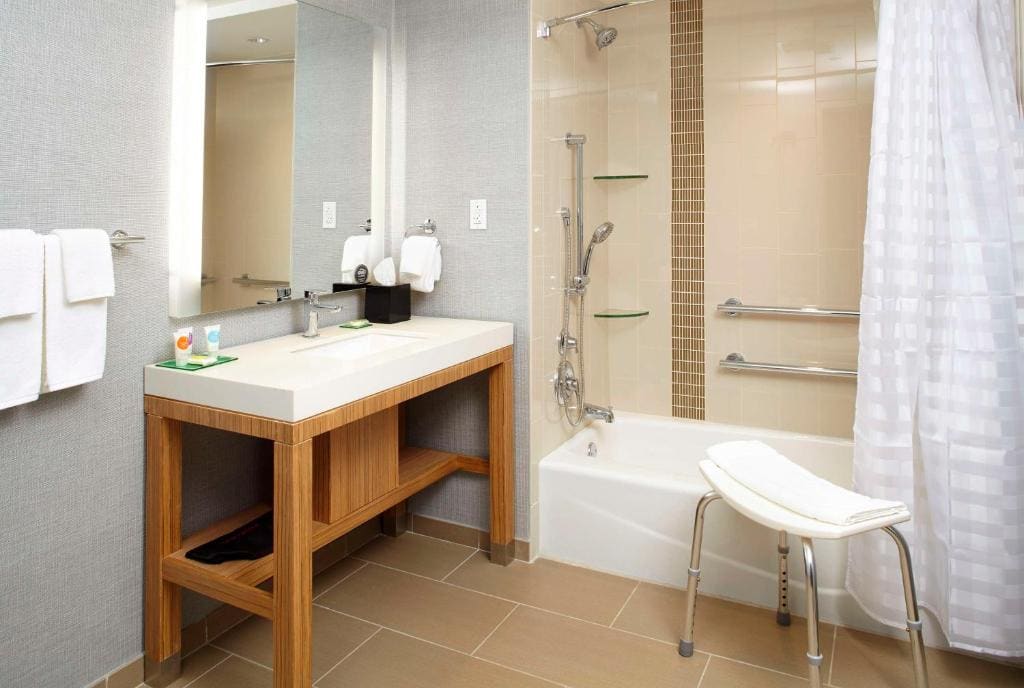Queen Room with Two Queen Beds, Sofa Bed and Accessible Tub room - Image 1