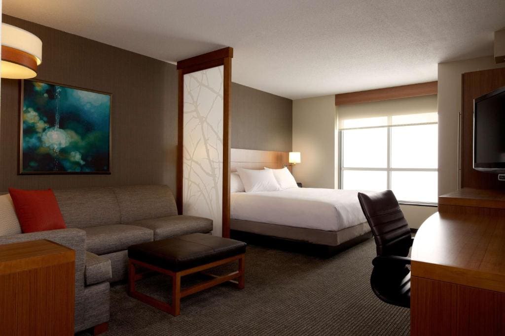 King Room with Sofa Bed room - Image 3