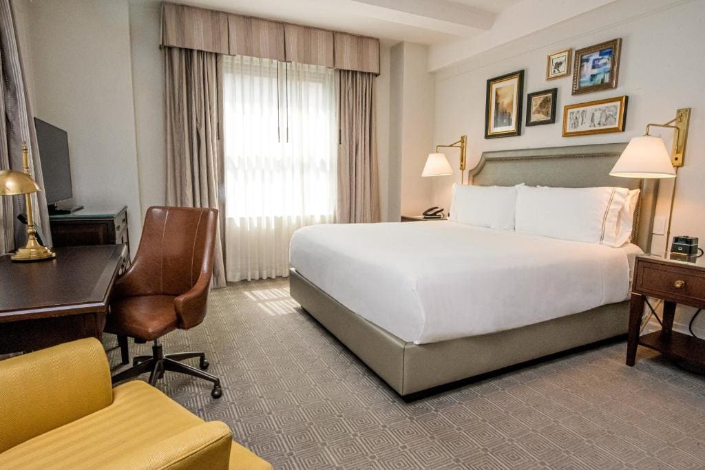 Premium King Room with City View room - Image 1