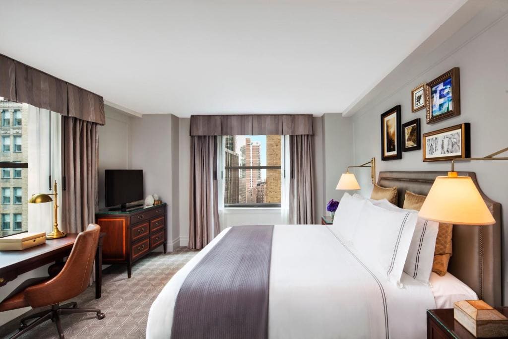 Premium King Room with City View room - Image 3