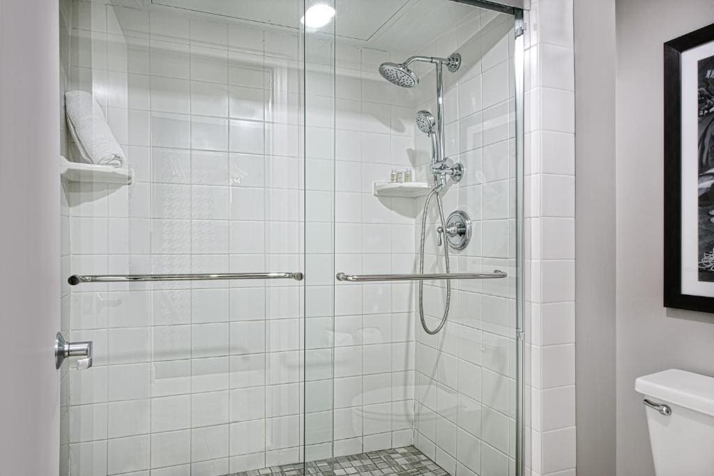 Queen Suite room - Image 3