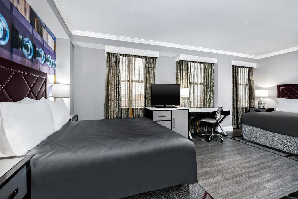 Standard Queen Room with Two Queen Beds room - Image 2