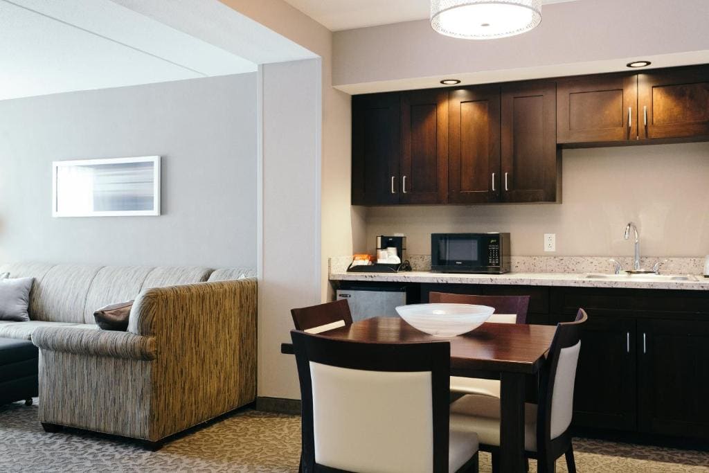 One-Bedroom Suite with Sofa Bed room - Image 3
