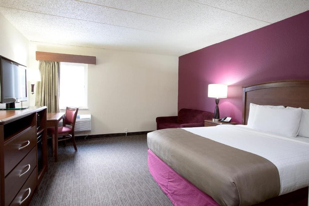King Room - Non-Smoking room - Image 1