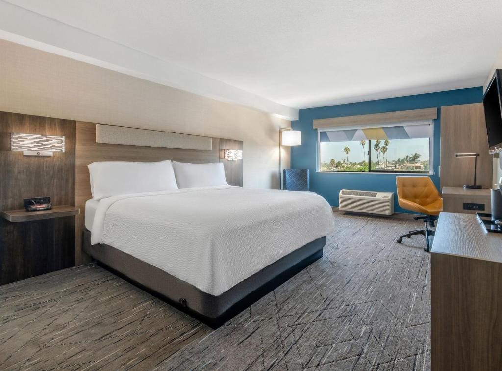 Standard King Room room - Image 3