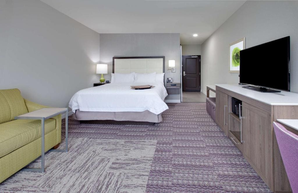 King Room with Sofa Bed - Non-Smoking room - Image 1