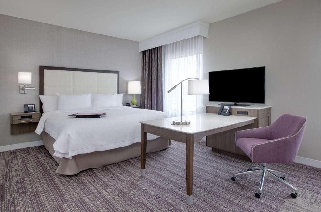 King Room with Sofa Bed - Non-Smoking room - Image 3