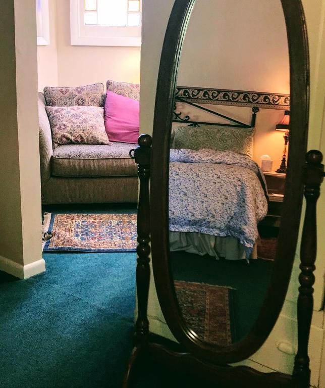 King Suite with Spa Bath room - Image 1
