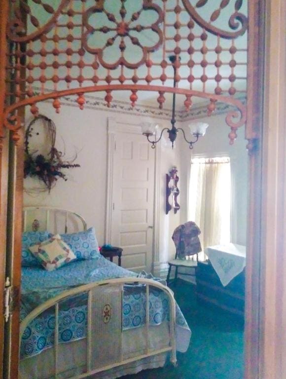 Standard Double Room with Shared Bathroom room - Image 2