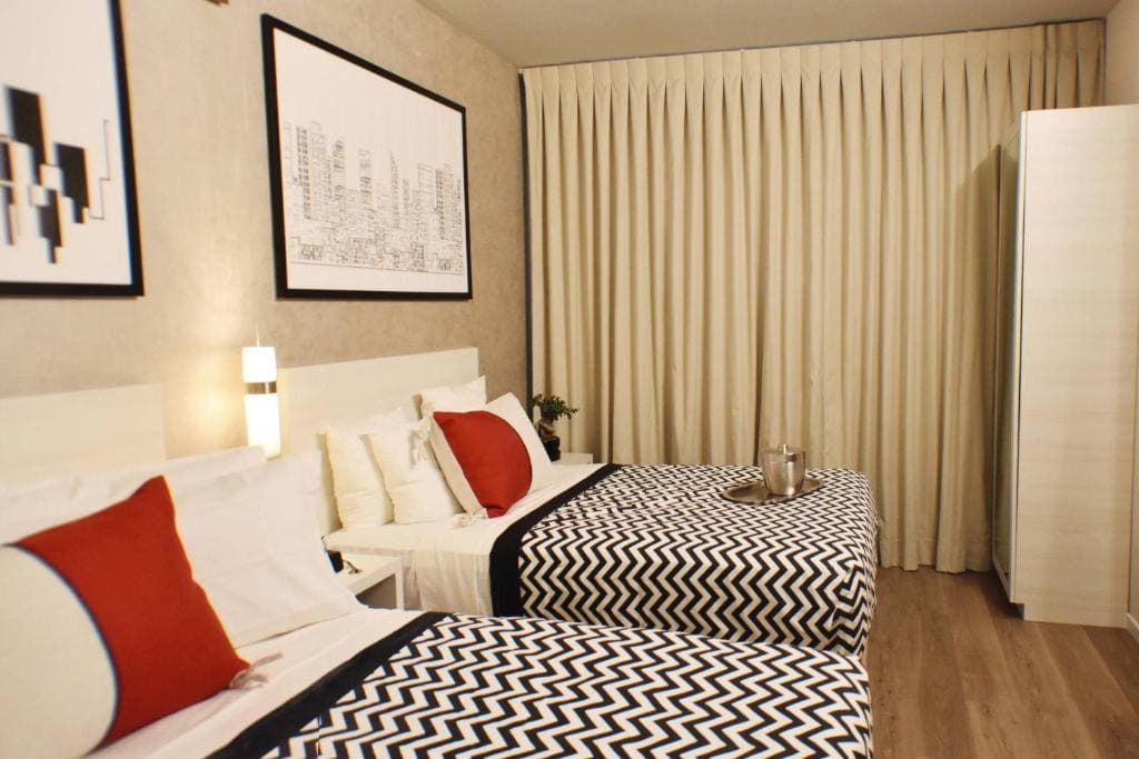Double Room with Two Double Beds - Non-Smoking room - Image 3
