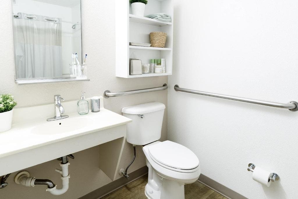 Premium Fully Renovated - 1 Queen Accessible w/Roll In Shower room - Image 2