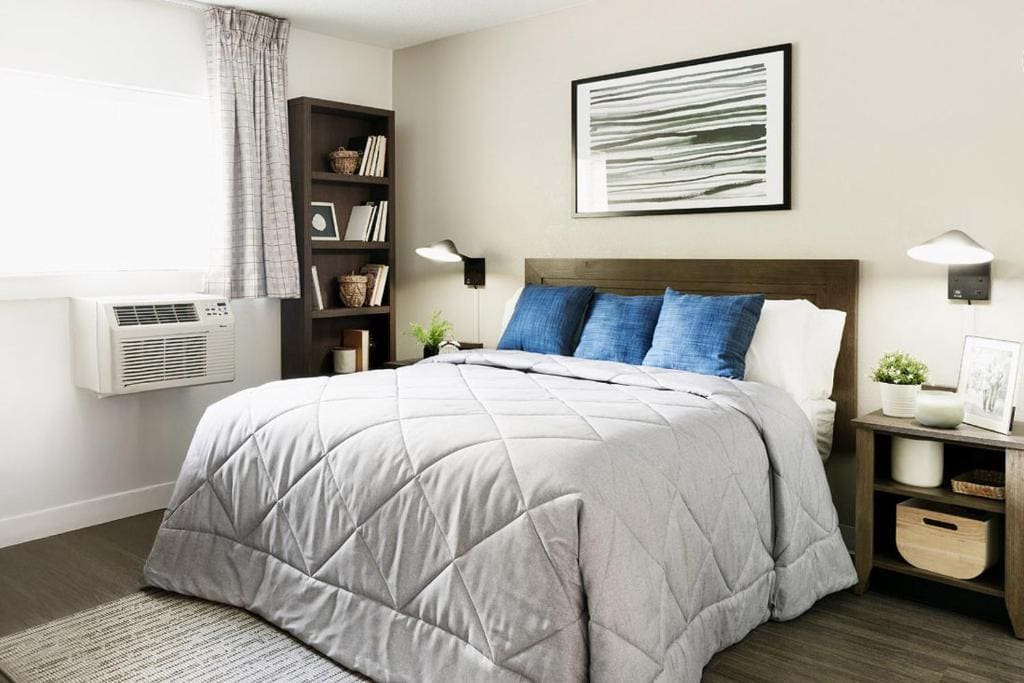 Premium - 1 Queen Bed Studio w/ Kitchen room - Image 3