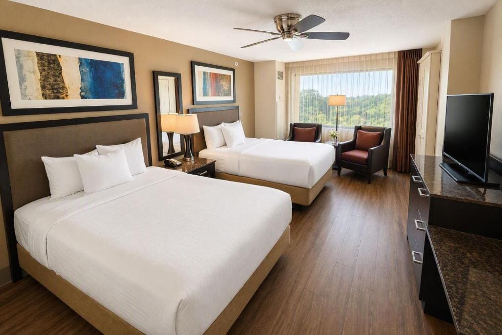 Queen Suite room - Image 1