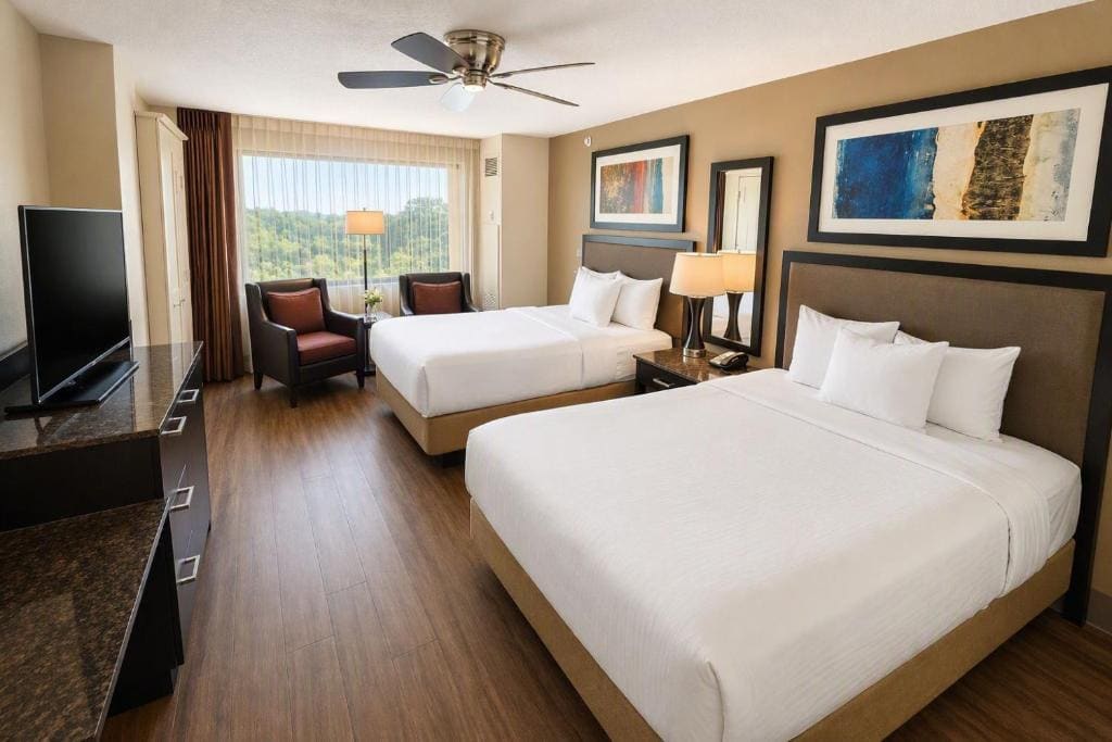 Queen Suite room - Image 2
