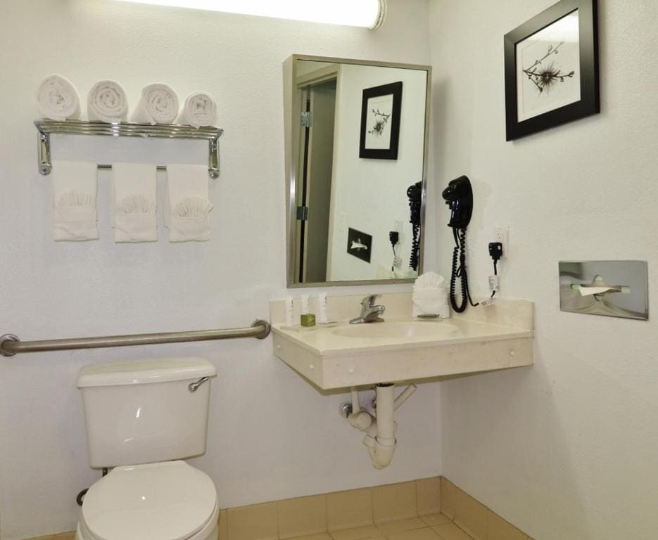 Queen Room with Two Queen Beds and Roll-In Shower - Non-Smoking room - Image 1