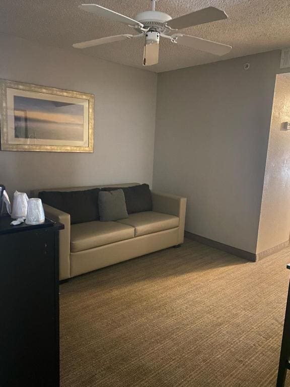 King Studio Suite - Non-Smoking room - Image 2