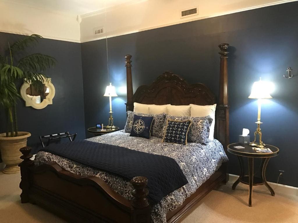 Deluxe King Suite room - Image 2