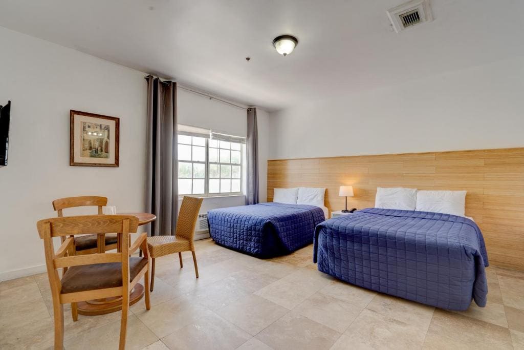 Standard Double Room (4 Adults) room - Image 3