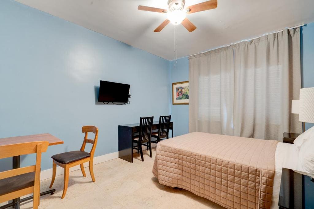 Standard Double Room (2 Adults) room - Image 2