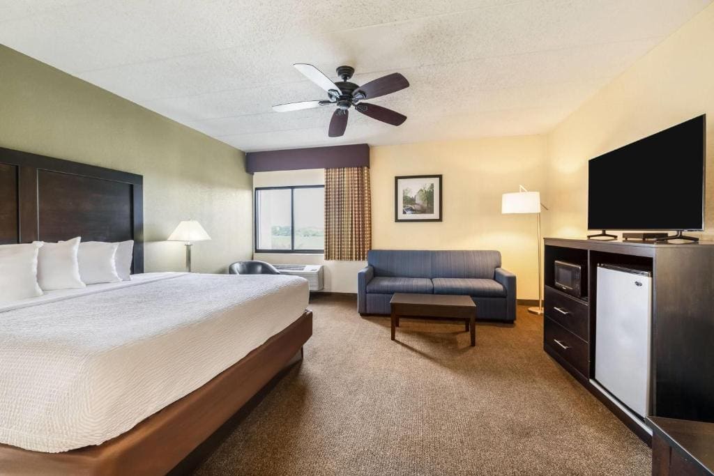 Deluxe King Room - Non-Smoking room - Image 1