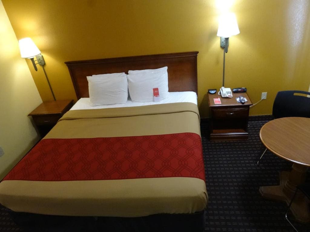 King Room - Non-Smoking room - Image 1