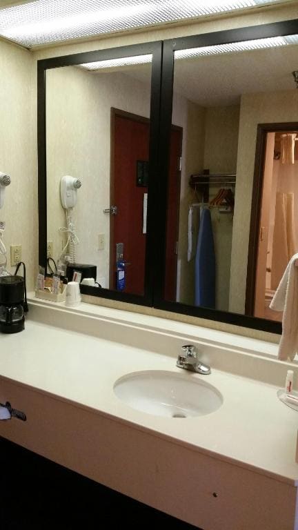 Double Room with Two Double Beds - Non-Smoking room - Image 1