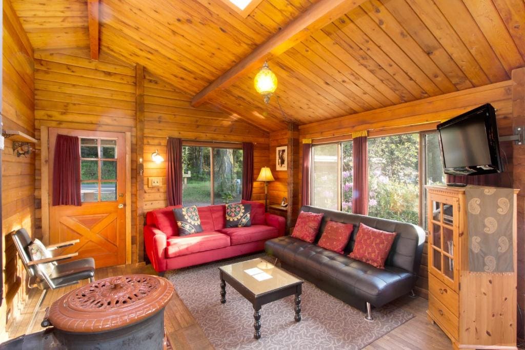 Two-Bedroom Cottage room - Image 3