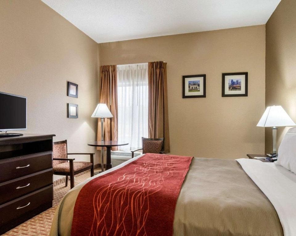 Queen Room - Accessible/Nonsmoking room - Image 1
