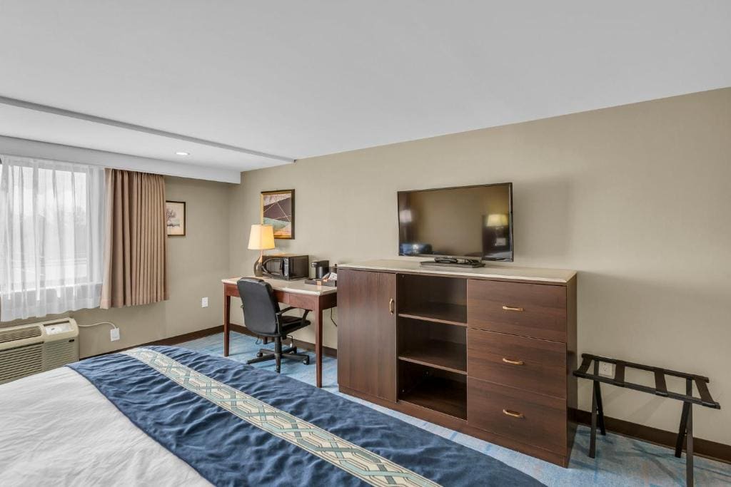 Double Room with Two Double Beds room - Image 3