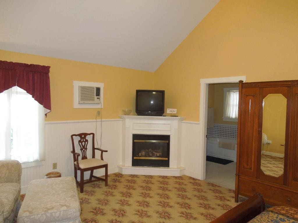 Luxury King Room with Spa Bath room - Image 1