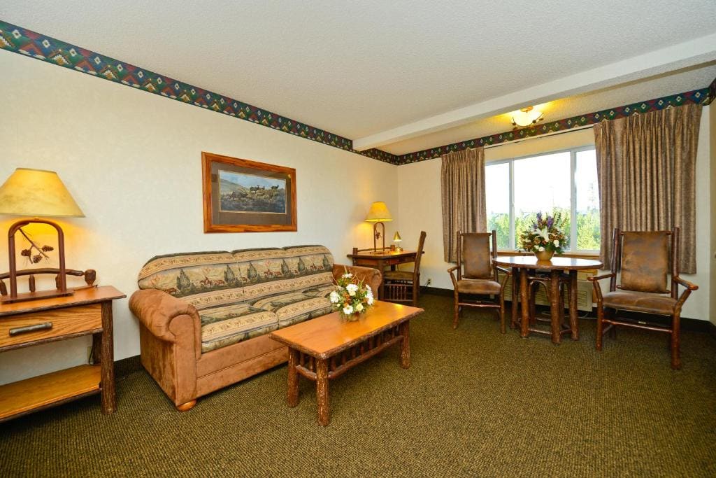 Suite with Spa Bath room - Image 3