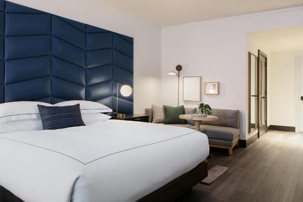 Premium King Room with City View room - Image 1