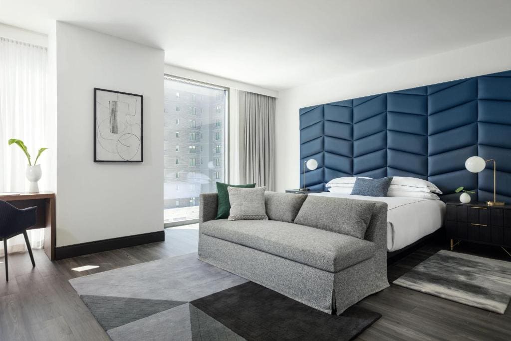 King Suite with Soaking Tub room - Image 1