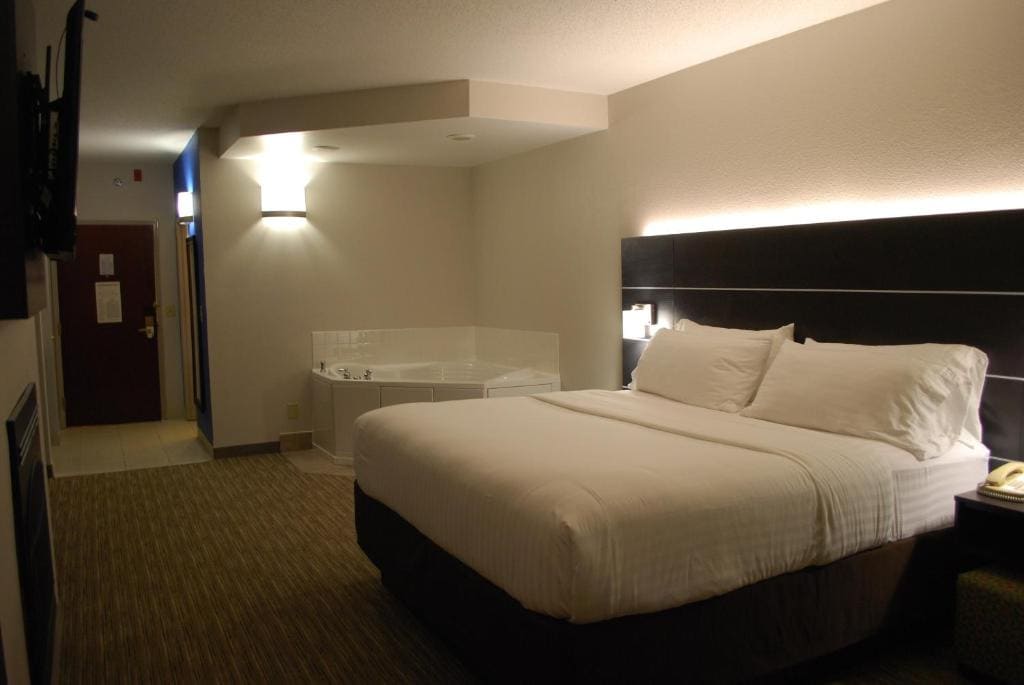 Standard King Room room - Image 3
