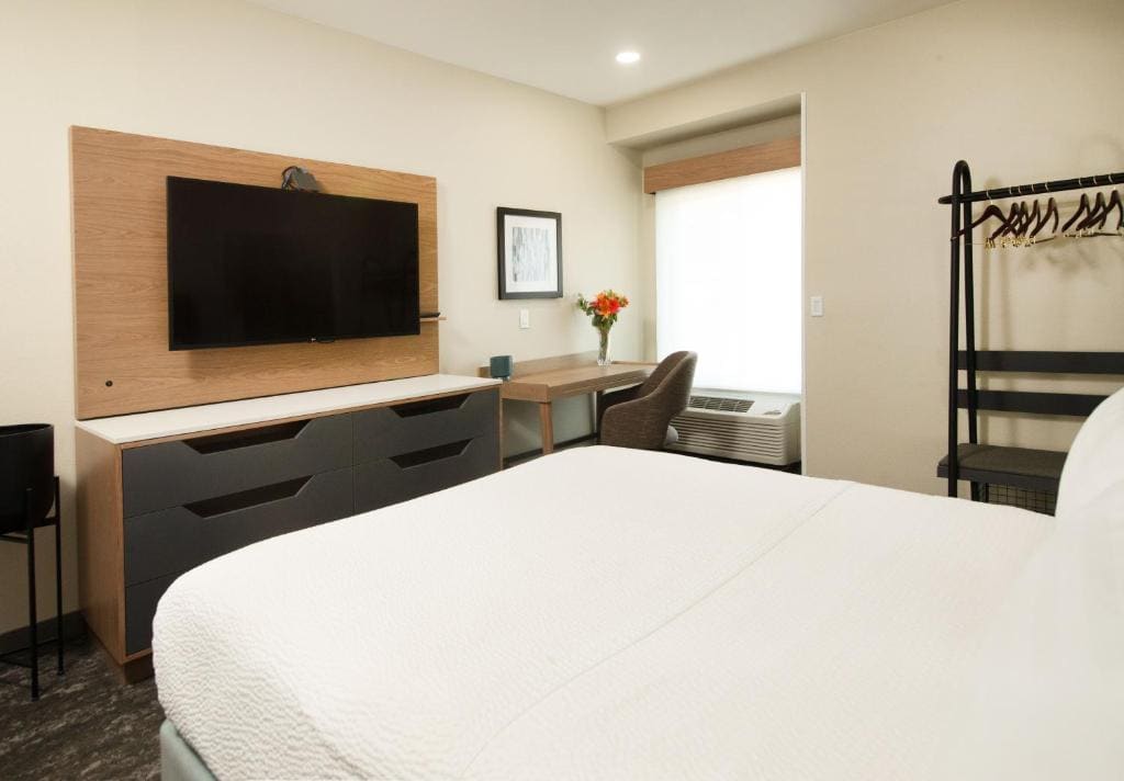 King Suite - Non Smoking room - Image 2