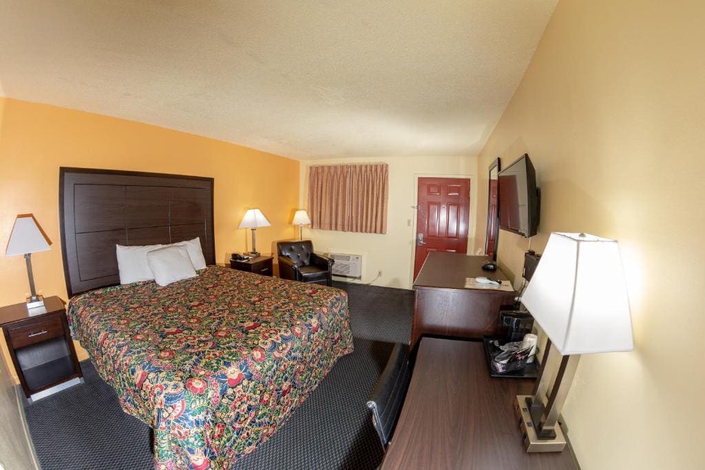 Deluxe King Suite room - Image 3