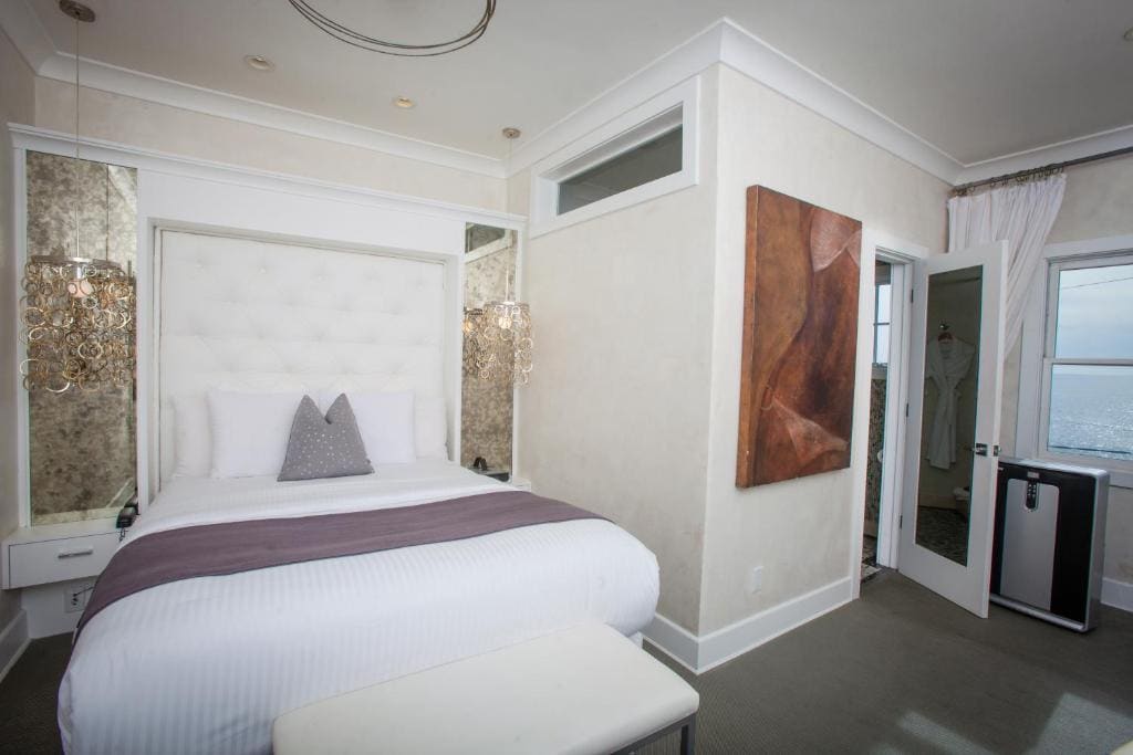 Surf Themed Queen Room room - Image 2