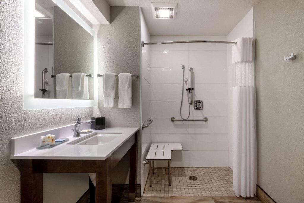 King Room - Disability Access room - Image 3