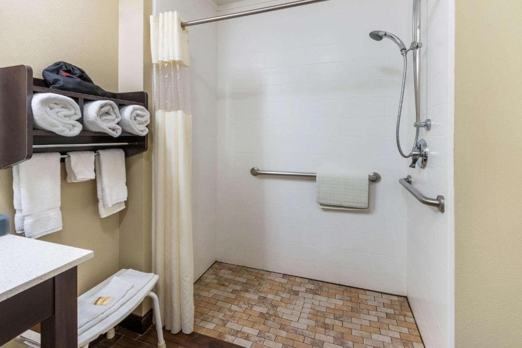 King Room - Disability Access room - Image 2
