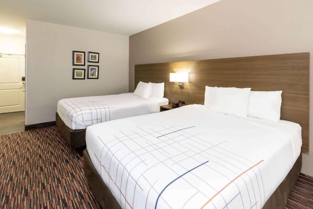 Queen Room with Two Queen Beds room - Image 1