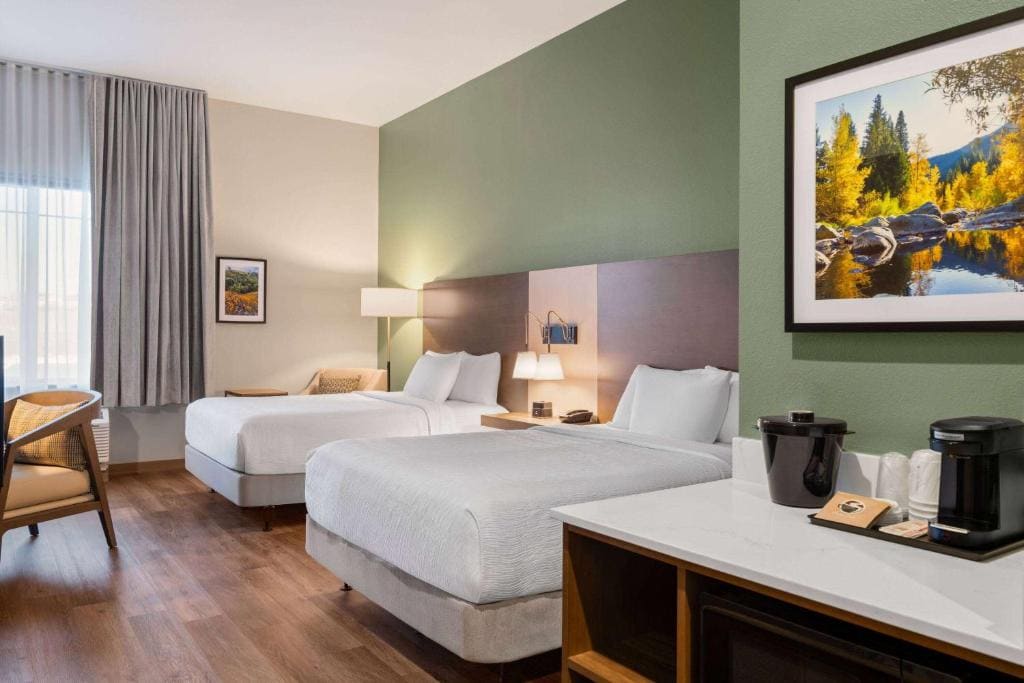 2 Queen Beds, Extended Mobility/Hearing Accessible Room, Bathtub w/ Grab Bars room - Image 2