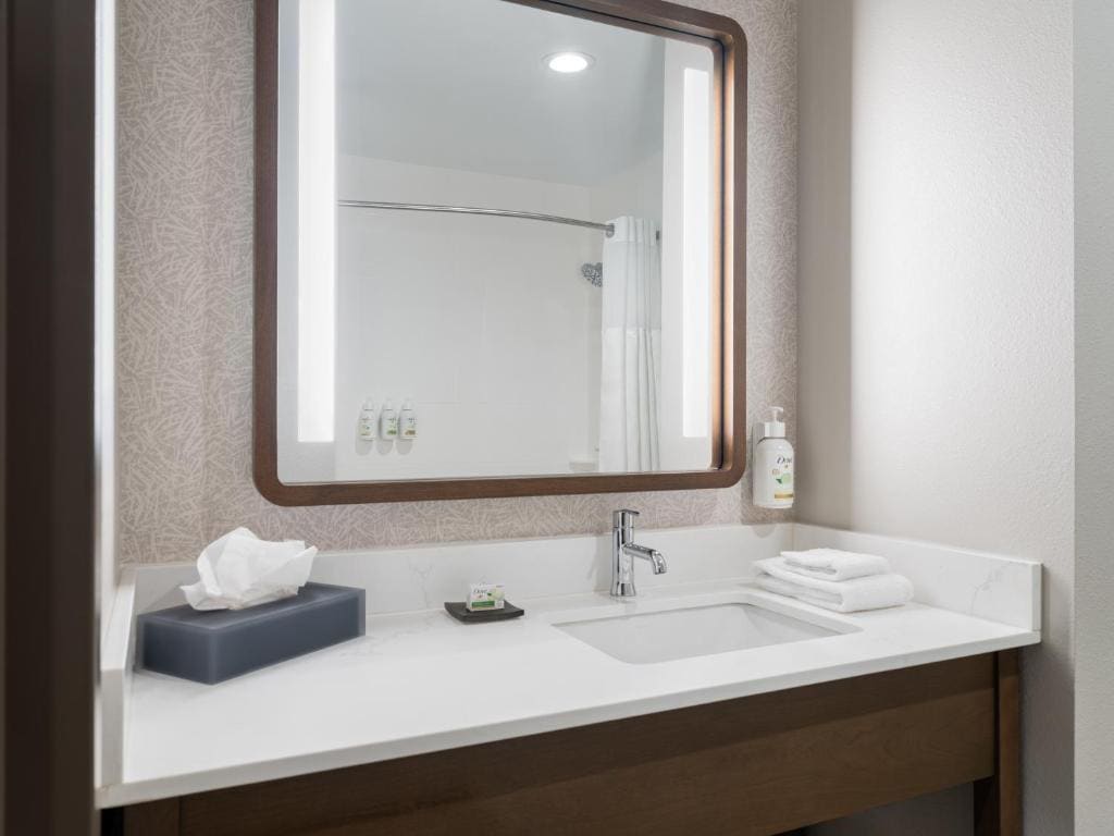 2 Queen Beds, Standard Room, Bathtub room - Image 2