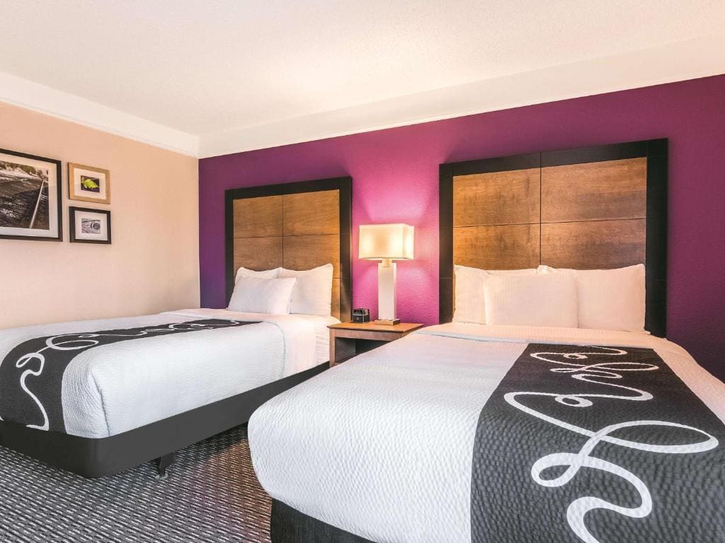Double Room with Two Double Beds - Disability Access room - Image 1
