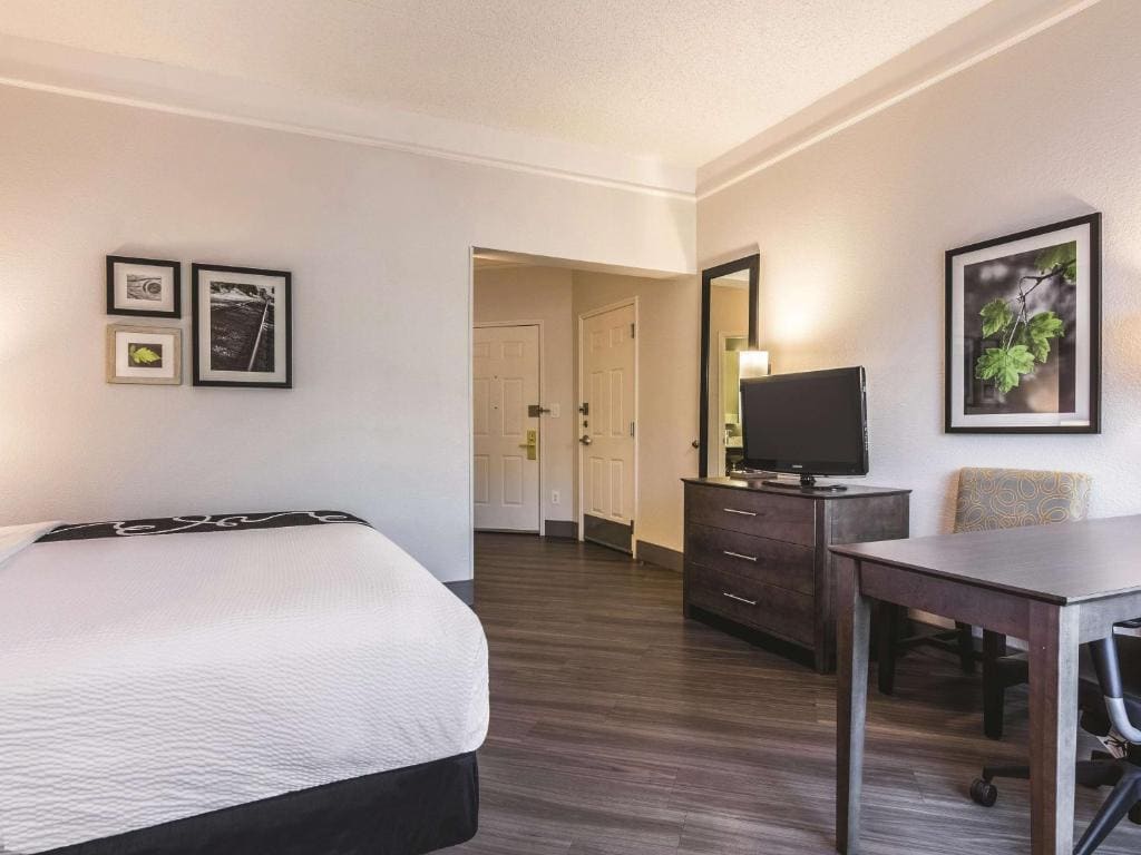 King Room - Disability Access room - Image 1